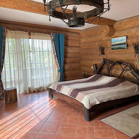 Фільварок Кмитів Hotel Velyki Kosharishcha ภายนอก รูปภาพ