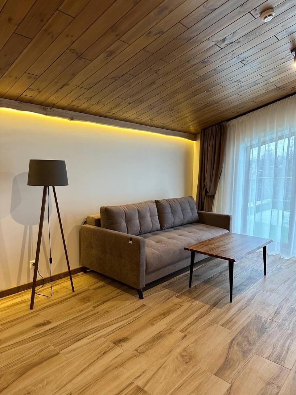 Фільварок Кмитів Hotel Velyki Kosharishcha ภายนอก รูปภาพ